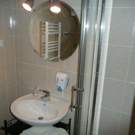 Poni - Sobe Marinsek Naklo