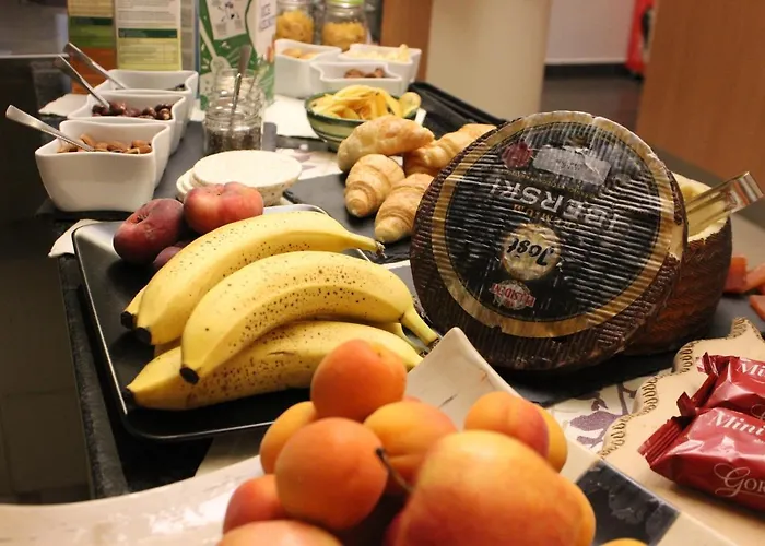 Poni - Sobe Marinsek 3*