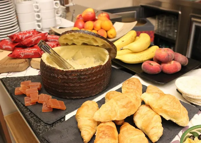 Poni - Sobe Marinsek B&B 나클로