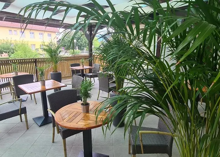 Poni - Sobe Marinsek 3*