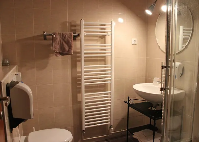 Poni - Sobe Marinsek