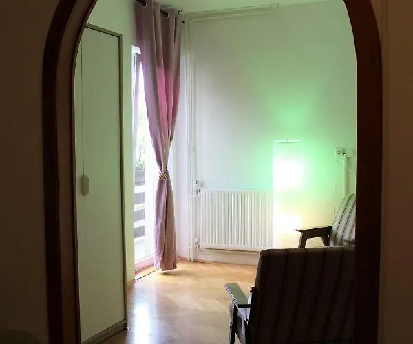 Poni - Sobe Marinsek 나클로