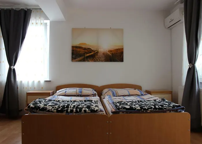 Poni - Sobe Marinsek B&B